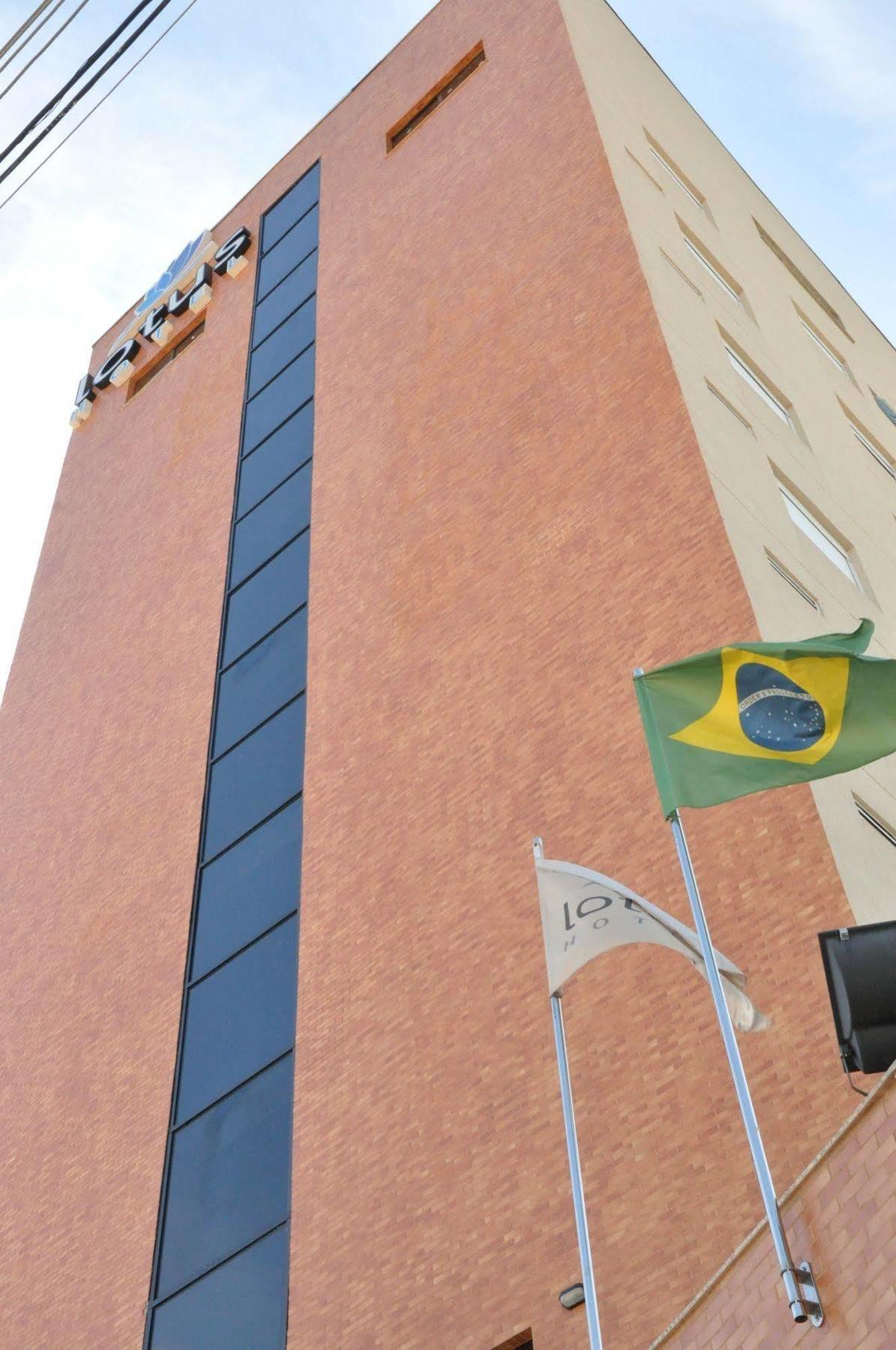 גוארטינגואטה Lotus Hotel - A 6 Km Do Santuario De Aparecida-Sp מראה חיצוני תמונה